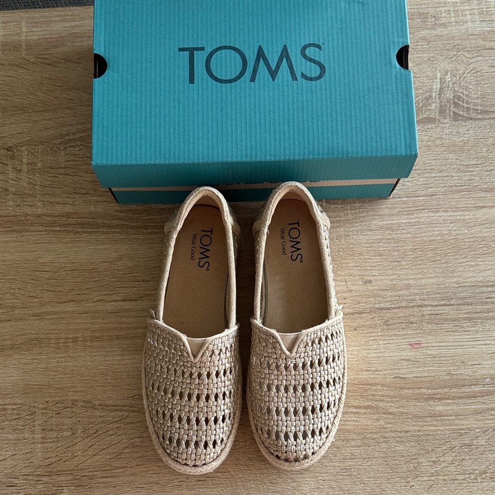 TOMS Women's Tan Crochet Espadrilles